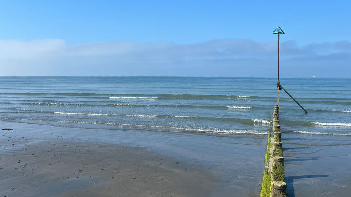 Image of East Wittering beach showing why it is a good alternative to West Wittering beach when parking is full