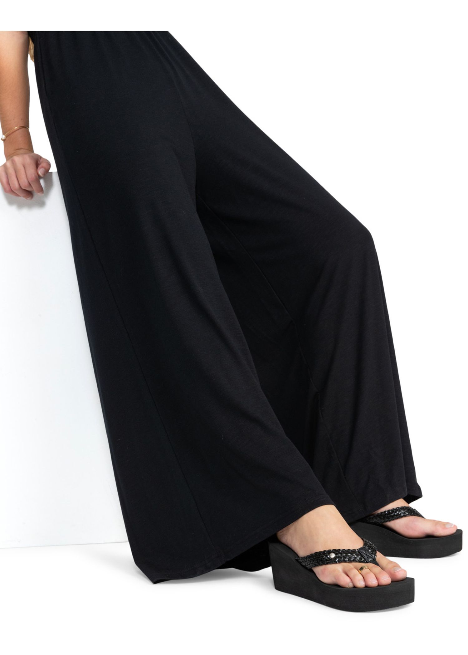 Roxy Mellie III Wedge Flip Flops Black