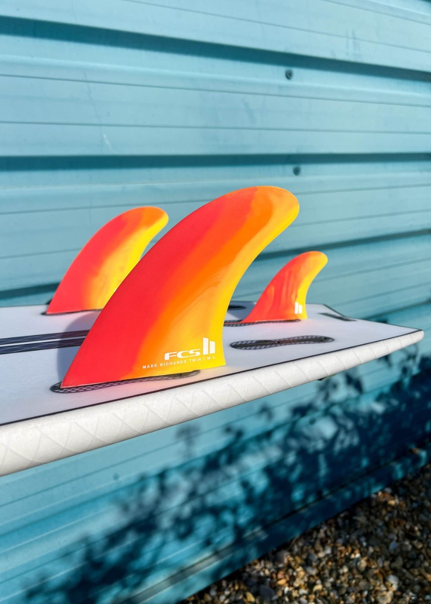 FCS 2 MR Twin+1 Surfboard Fins Sunset Swirl